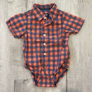 Osh Kosh Baby Boy’s short sleeve collared onesie, size 12 months